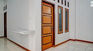 SPOT ON 93385 Penginapan Hj Lilis 2 Syariah - Sukabumi - 4