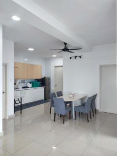 Comfy Room in High Floor! - 1