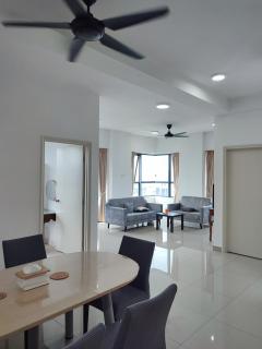 Comfy Room in High Floor! - 3