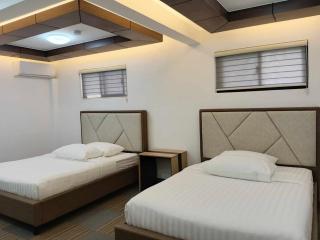 Aurora Villas and Cabin Resort - Clark - 6