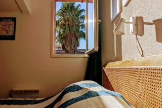 House with terrace and beach access on foot - 4