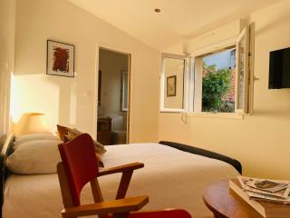 Chambre cosy dans le Centre de Blaye - clim & WiFi - 0