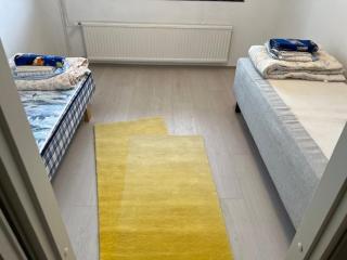 Basic Three Bedroom house close to the city - 6