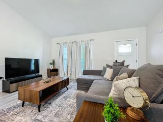 Full 3 BR 2 BA Home in Ocala Close to Key Sights - Ocala - 5