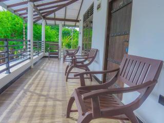 Yala Zafiro - Kataragama - 4