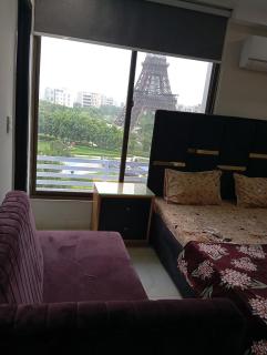 One Bed brand new Flat available facing Eiffel tower - Lahore - 4
