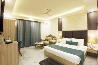 Hotel The Luxury Near Delhi Airport - 4
