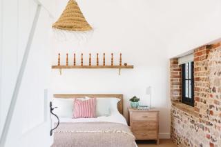 Luxury converted thatched barn near Chichester - Earnley - 4