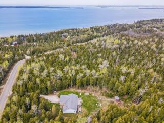 Huron retreat, near beach & pet friendly - 0