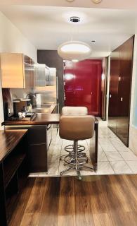 Luxe Condobalcony Access No Resort Free Parking - 4