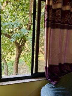 A Bedroom Balcony beside the Forest - Bālāju - 2