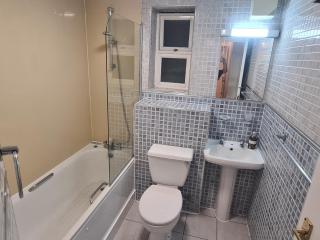 SHOREDITCH CLAPTON MODERN FLAT 3bed 2bath in zone2 with free secure Car Parking, only 12-mins by tube to Liverpool St, ideal for tourists! - 3
