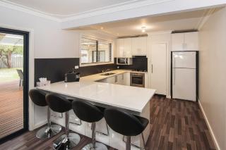 Haven By the Bay- Short walk to Broadwater beach - 2