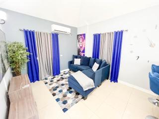 Pineridge Hideaway 1 Bedroom Apartment #2 - Arouca - 1