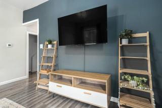 The Downtown Delight - New Corporate Apt Downtown - 6