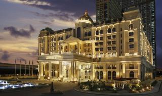 Luxury 2BR Canal front & Burj Khalifa views- High Floor - 9
