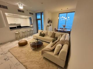 Luxury 2BR Canal front & Burj Khalifa views- High Floor - 3