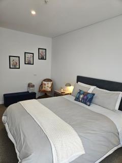 Modern, Ground floor , CBD, Free parking, 2-3 Beds - Christchurch - 9