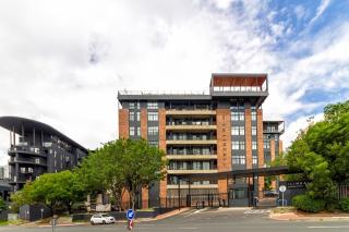 Sandton Central- Urban Luxury - 3