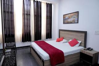 Happy Stay -Near Nizamuddin Gate No-4 - 0