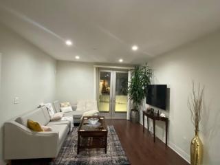 Glendale Americana 2 Bedroom 2 Bathroom Condo - 9