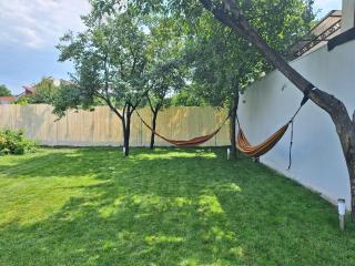 Ana & Roman Guesthouse - Beautiful Garden, Kid friendly - 2