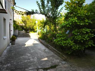 Family Нotel Banuri - 9