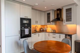 Tower Bridge Premium Apt w Balcony and AC - Londra - 7