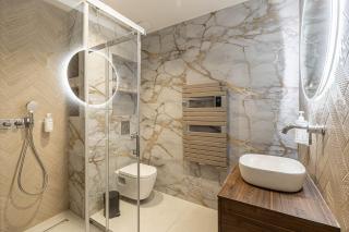Exceptional location, 2BR right on Place Massena, Newly Renovated - 6