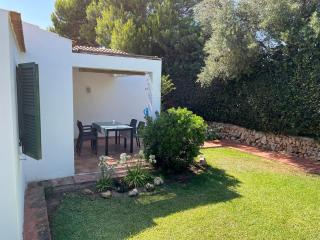 Cheap apartment with a sunny garden in Menorca - 3