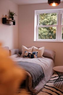 Stylish, Luxury Apt - Sleeps 4 - 8