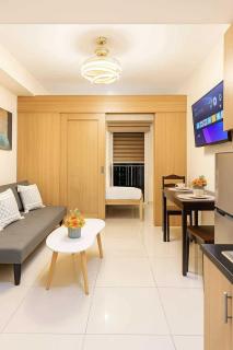 729A Near MOA and Airport PoolView Balcony - Manila - 3
