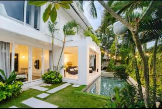 Villa with 2 Bedrooms & Private Bathrooms near to the beach Seminyak - 0
