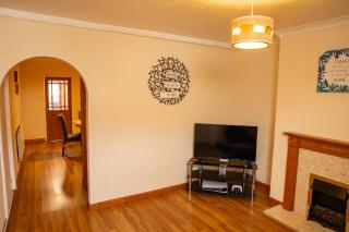Mansfield House - Sleeps 10, Free Parking, WiFi - Weekly & Monthly Stay Deals! - 7