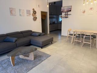 2 Storey Terrace 39 night market - 6