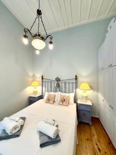 Saint Nicolas Mansion in Syros Ermoupolis - 9