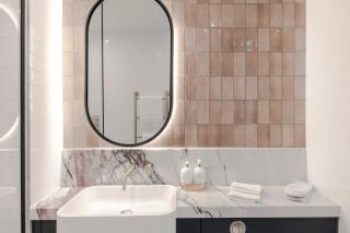 Stylish Riverfront Apartment - 1