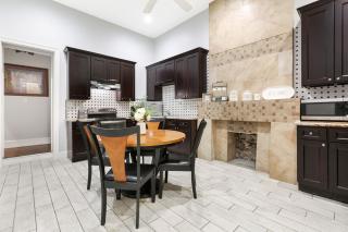 Elegant 4BR Condo in Downtown - New Orleans - 4