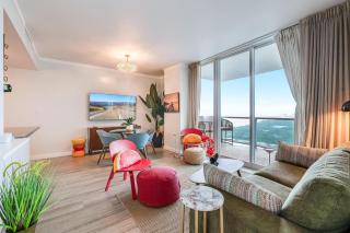 Elegant 2BR Condo at Hotel Arya Full Kitchen Wraparound Views 2 Parking Spots - Miami - 9