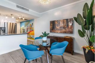 Elegant 2BR Condo at Hotel Arya Full Kitchen Wraparound Views 2 Parking Spots - Miami - 8