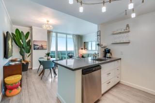 Elegant 2BR Condo at Hotel Arya Full Kitchen Wraparound Views 2 Parking Spots - Miami - 7