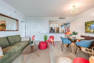 Elegant 2BR Condo at Hotel Arya Full Kitchen Wraparound Views 2 Parking Spots - Miami - 5