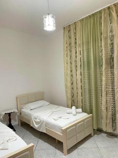 Villa Joli - 120sqm - 3 Bedroom - 2 Baths House with Yard & Parking in Central Vlore - Vlorë - 2