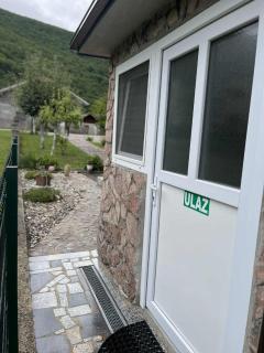 Studio Apartman Azra - Kulen Vakuf - 9