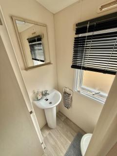 Four-bed Delta Caravan, Uddingston, Glasgow Located in Uddingston, Glasgow at Maryville Caravan Site - 2