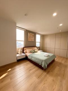 Poppy n Pine 2BR Central Jakarta Monas View with netflix wifi - Jakarta - 7