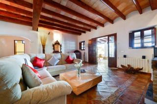 Elegant 4 Bedroom Retreat in San Rafael, 1055 - Sant Rafael - 2