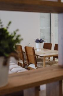 Capital Apartments - Premium luxury by the lake - 2