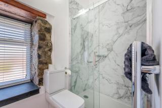 Pembrokeshire Near Beach With A Hot Tub - 4