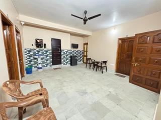 Sri Mayapur Chandrodaya Guest House and Event Holder - 5